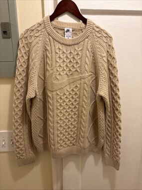 Men’s Nike Crewneck Cable Knit Sweater Beige size Medium